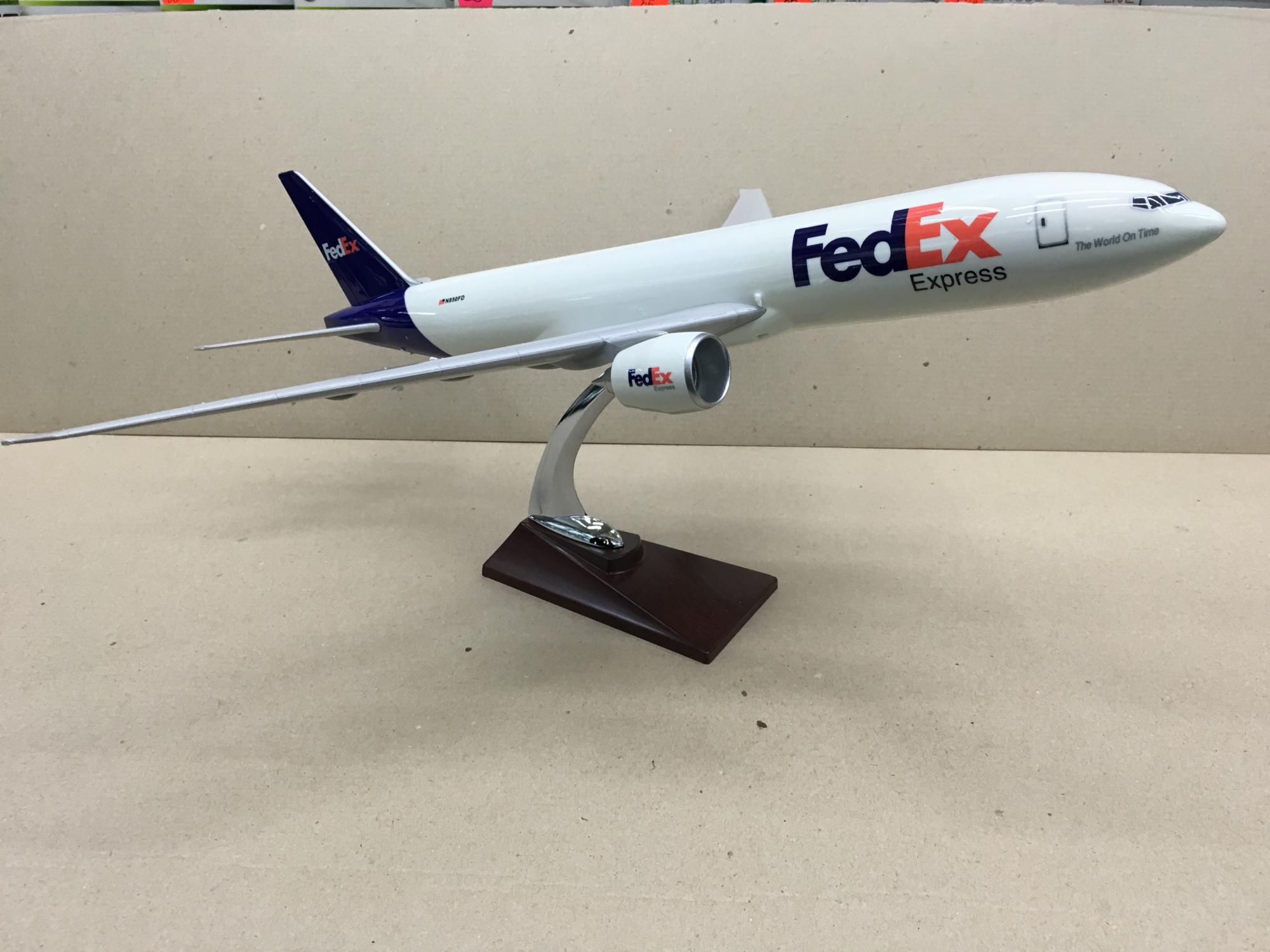 Boeing 777 FedEx модель грузового самолета 