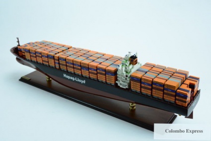 Модель корабля - контейнеровоза Colombo 