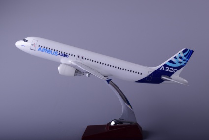  Airbus A320 Prototype  модель самолета 