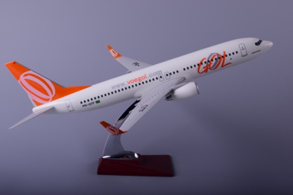 Boeing 737 Gol Transportes модель самолета 