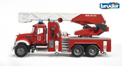 Bruder пожарная машина MACK Granite с водяным насосом звук и свет 