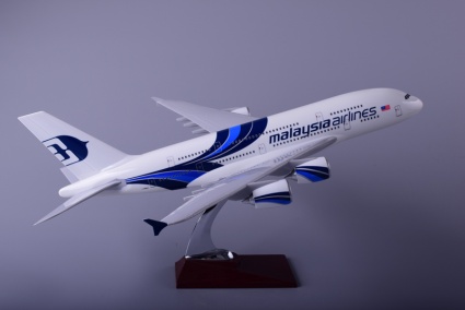 Airbus A380 Malaysia Airlines  модель самолета