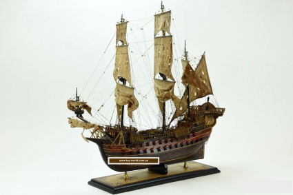Парусник модель пиратский корабль Jolly Roger 