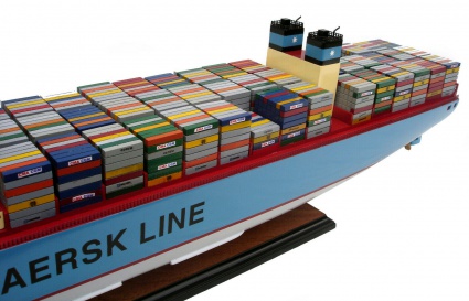 Модель корабля контейнеровоз Maersk Triple E